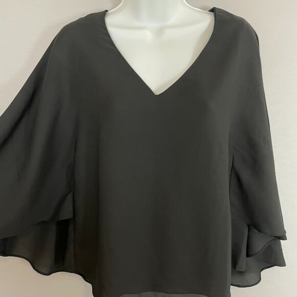 Jealous Tomato Top Capelet Style Blouse Black Women Size Small Flowy V-Neck‎ - Picture 10 of 10